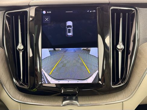 Used 2023 Volvo XC60 B5 Plus AWD/4WD image 35