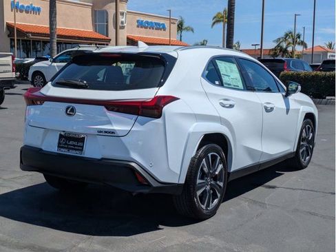 New 2026 Lexus UX 300h FWD image 5