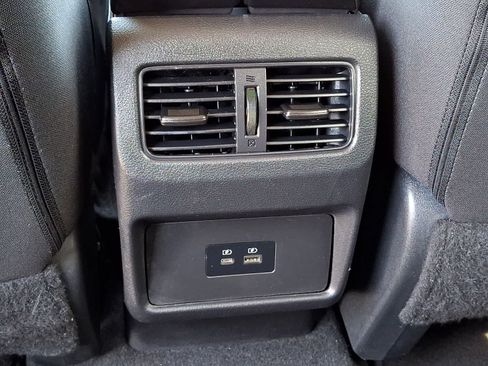 Used 2022 Nissan Rogue SV AWD/4WD image 12