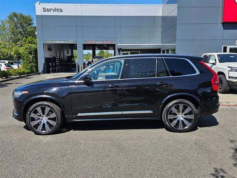 Used 2025 Volvo XC90 T8 Ultra w/ Protection Package image 8