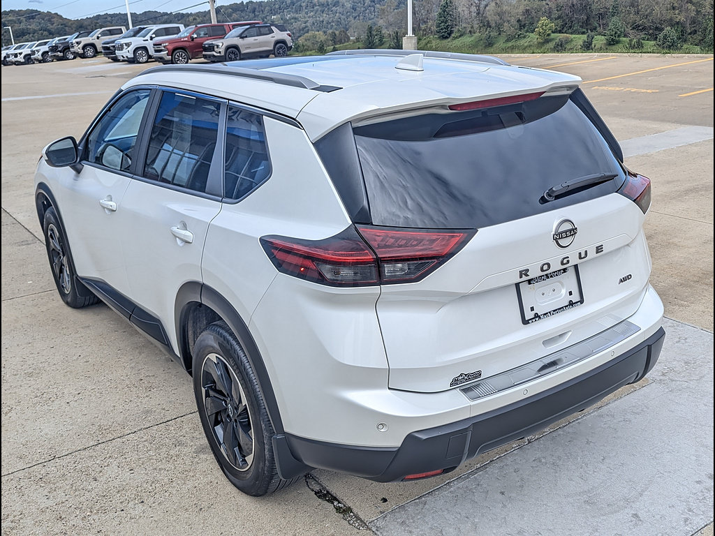 Used 2026 Nissan Rogue SV w/ SV Premium Package AWD/4WD image 9