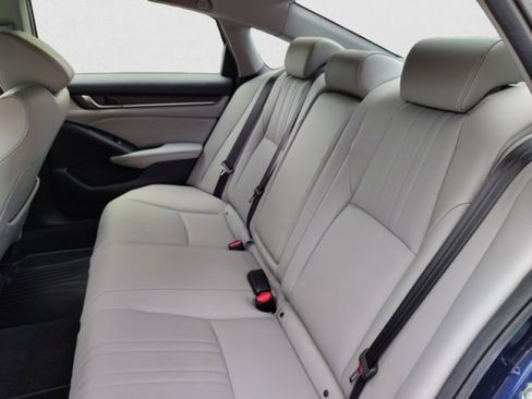 Used 2019 Honda Accord Touring image 18