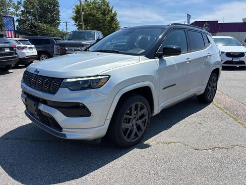 Certified 2024 Jeep Compass Limited w/ High Altitude Package AWD/4WD image 7