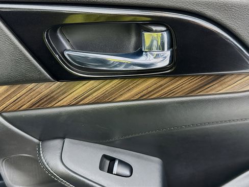 Used 2016 Nissan Maxima Platinum image 30