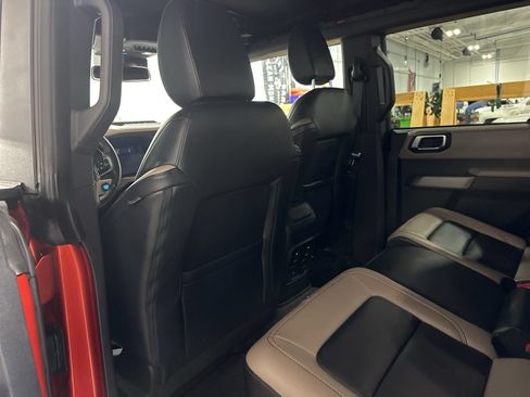 Used 2023 Ford Bronco Wildtrak AWD/4WD image 23