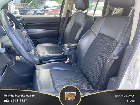 Used 2014 Jeep Compass Latitude AWD/4WD image 5