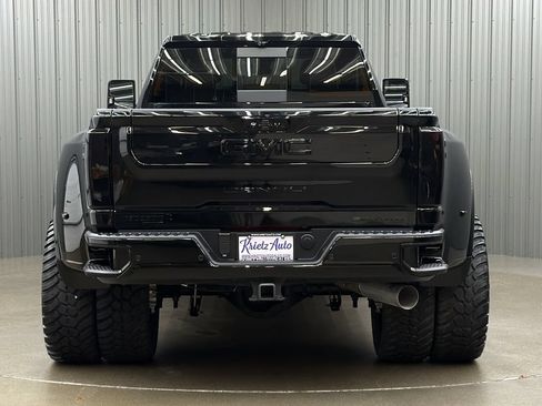 Used 2026 GMC Sierra 3500 Denali Ultimate w/ LPO, Black Badging Package AWD/4WD image 4