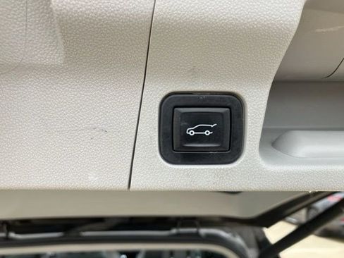 Used 2019 GMC Acadia SLT w/ LPO, Cargo Package AWD/4WD image 25