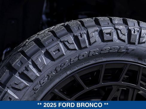 New 2025 Ford Bronco Badlands AWD/4WD image 18