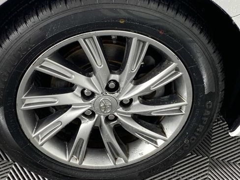 Used 2012 Toyota Camry LE FWD image 29