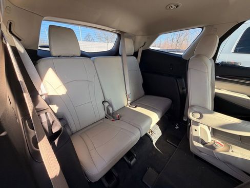 Used 2021 Buick Enclave Essence w/ Sport Touring Edition image 6