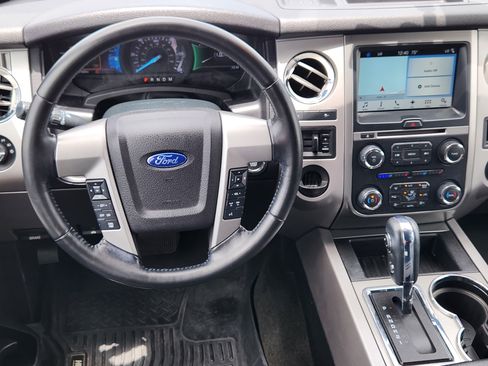 Used 2017 Ford Expedition EL Limited w/ Equipment Group 301A RWD image 27