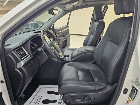 Used 2015 Toyota Highlander XLE AWD/4WD image 18