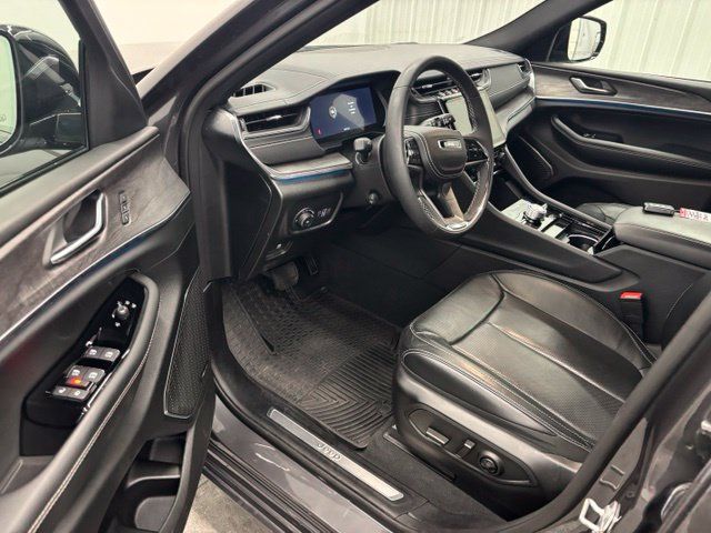 Used 2024 Jeep Grand Cherokee L Overland AWD/4WD image 15