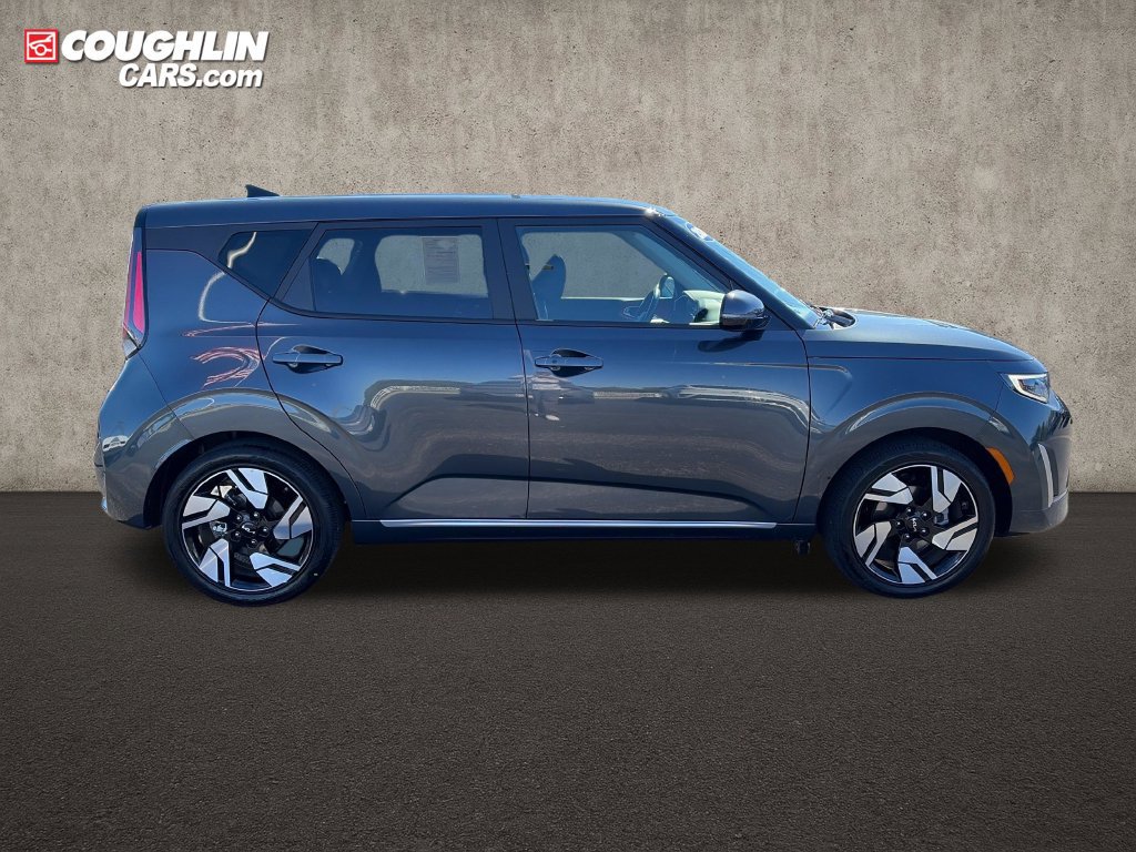 Used 2025 Kia Soul GT-Line w/ GT-Line Technology Package FWD image 9