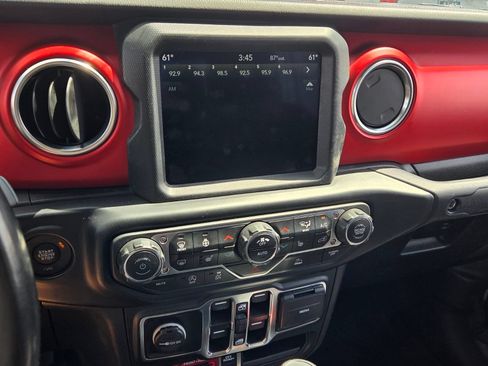 Used 2021 Jeep Gladiator Rubicon w/ Dual Top Group AWD/4WD image 18