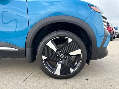 Used 2025 Nissan Kicks SR w/ Illumination Package FWD image 13