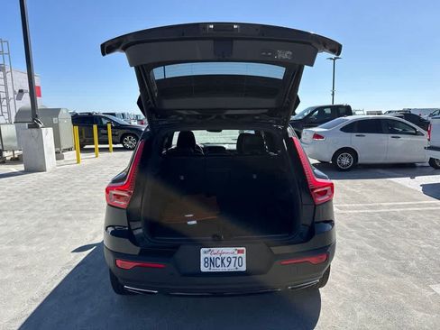 Used 2019 Volvo XC40 T5 R-Design AWD/4WD image 9