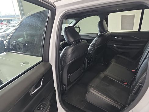 Used 2023 Jeep Grand Cherokee Altitude image 18