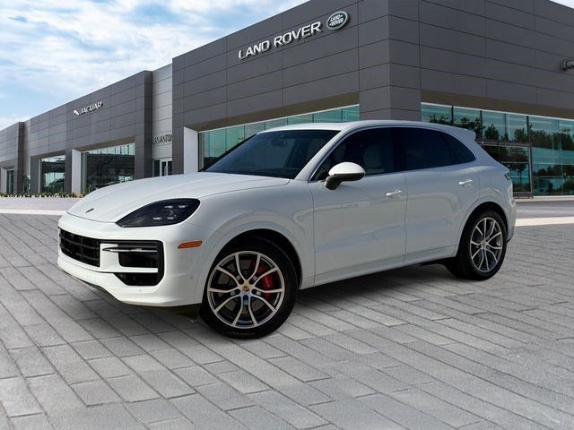 Used 2024 Porsche Cayenne S AWD/4WD image 1