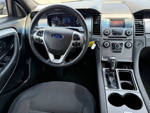 Certified 2018 Ford Taurus SEL FWD image 8