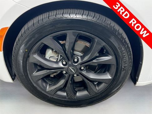 Used 2020 Chrysler Pacifica Touring w/ S Appearance Package image 32