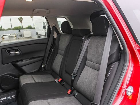 Used 2024 Nissan Rogue SV FWD image 19