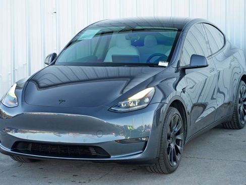 Used 2022 Tesla Model Y Long Range image 48