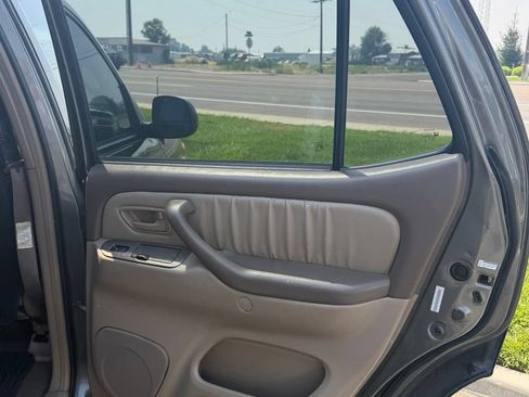 Used 2003 Toyota Sequoia Limited AWD/4WD image 16