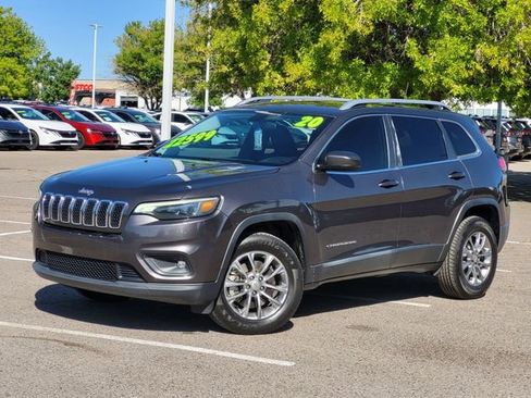 Used 2020 Jeep Cherokee Latitude Plus w/ Cold Weather Group AWD/4WD image 2