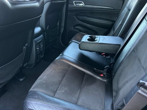 Used 2020 Jeep Grand Cherokee Altitude AWD/4WD image 12