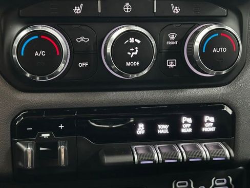 Used 2023 RAM 1500 Big Horn image 23