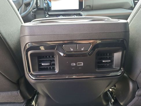 Used 2024 GMC Sierra 2500 AT4 w/ AT4 Premium Plus Package AWD/4WD image 22