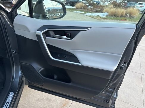 Used 2023 Toyota RAV4 XLE Premium image 32