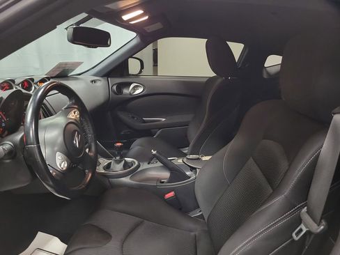 Used 2020 Nissan 370Z w/ Sport Package image 13