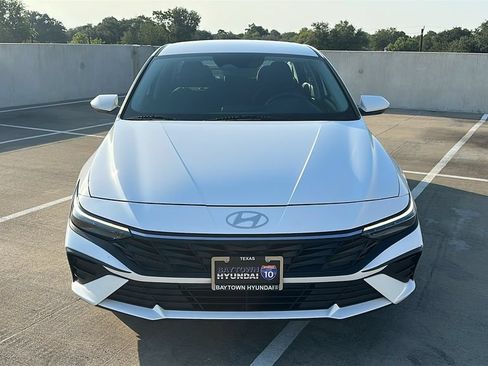 Used 2024 Hyundai Elantra SEL FWD image 7
