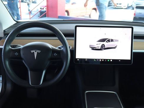 Used 2023 Tesla Model 3 Standard Range RWD image 17