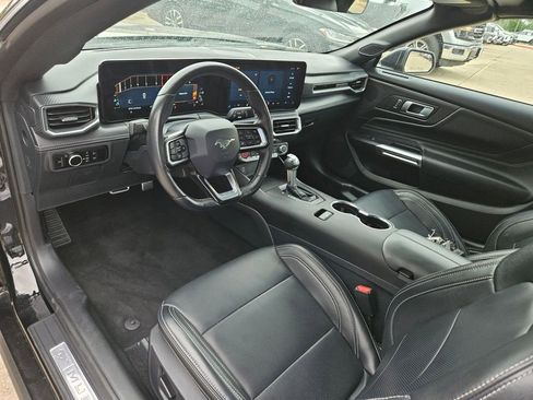 Used 2025 Ford Mustang Premium RWD image 13