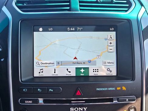 Used 2017 Ford Explorer Limited w/ Equipment Group 301A FWD image 24