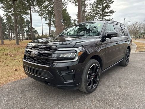 Used 2022 Ford Expedition Limited image 7