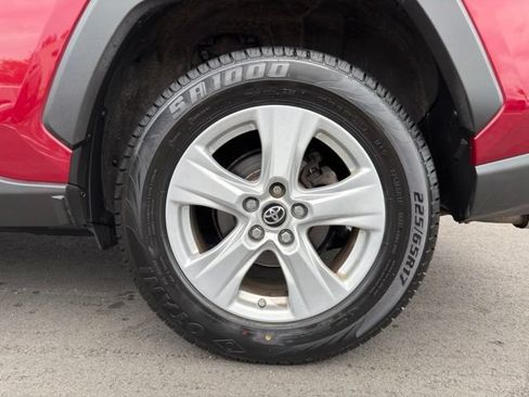 Used 2019 Toyota RAV4 XLE AWD/4WD image 26