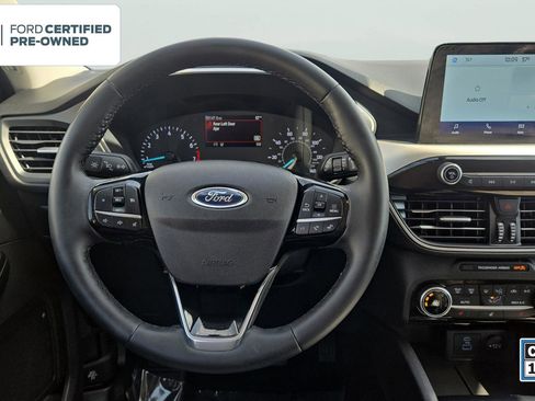 Certified 2022 Ford Escape SE w/ Cold Weather Package AWD/4WD image 11