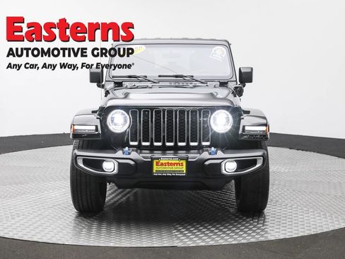 Used 2023 Jeep Wrangler Unlimited Sahara image 2