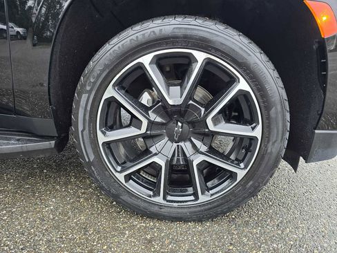 Used 2021 Chevrolet Suburban RST w/ Rear Media and Nav Package image 9