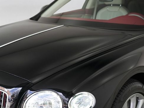 Used 2023 Bentley Flying Spur V8 AWD/4WD image 31