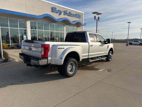 Used 2017 Ford F350 Lariat w/ Chrome Package image 5