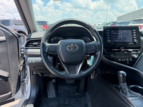 Used 2022 Toyota Camry SE FWD image 14