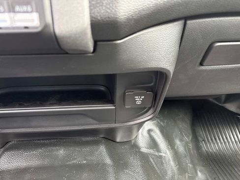 New 2026 RAM 2500 Tradesman w/ Chrome Appearance Group AWD/4WD image 29