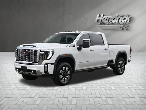 Used 2025 GMC Sierra 2500 Denali w/ Technology Package image 8
