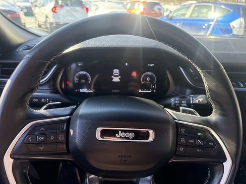 Used 2021 Jeep Grand Cherokee L Laredo image 29